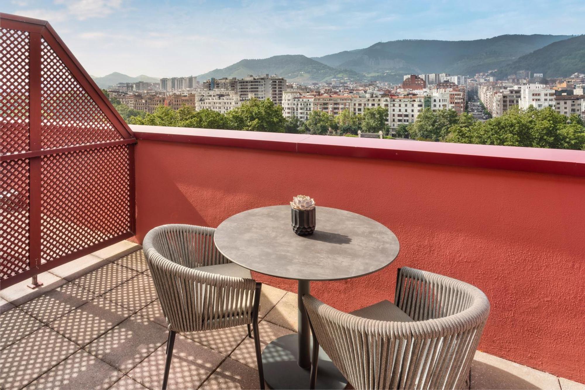 Hotel Melia Bilbao Exterior photo